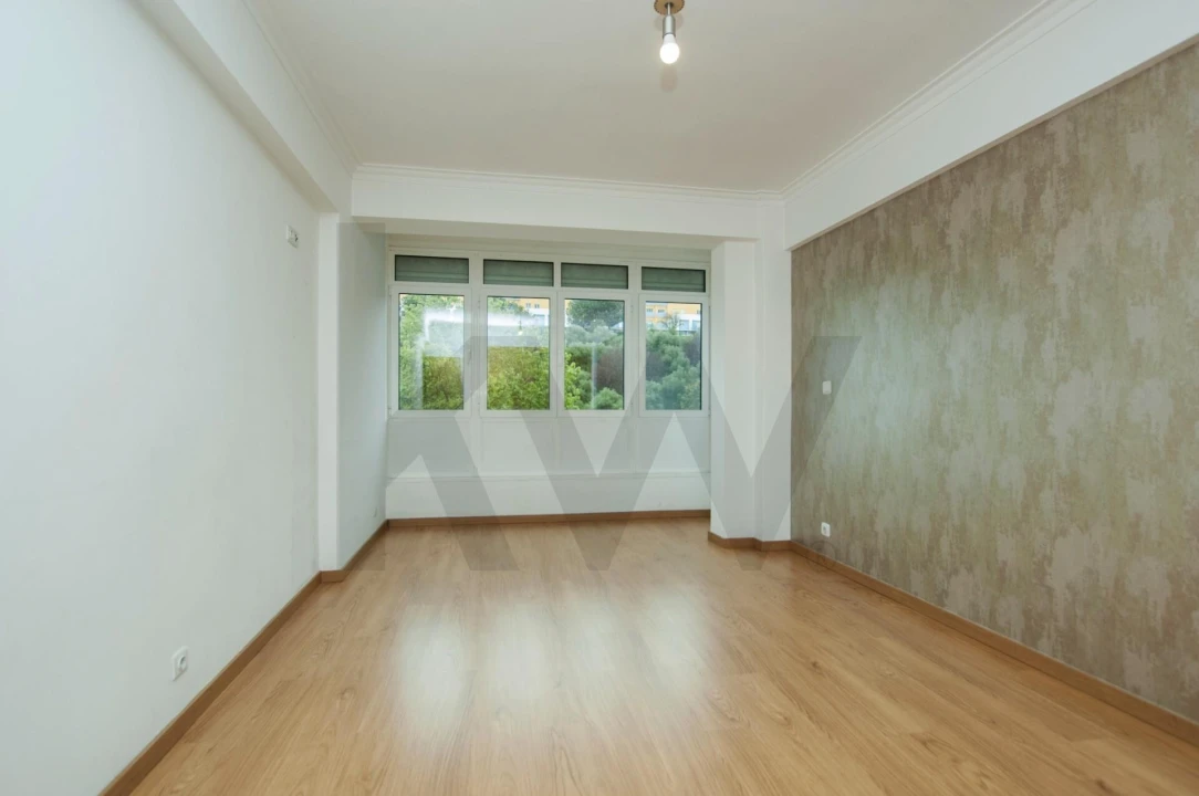 Apartamento T2 para Arrendamento em Queluz e Belas Foto 9