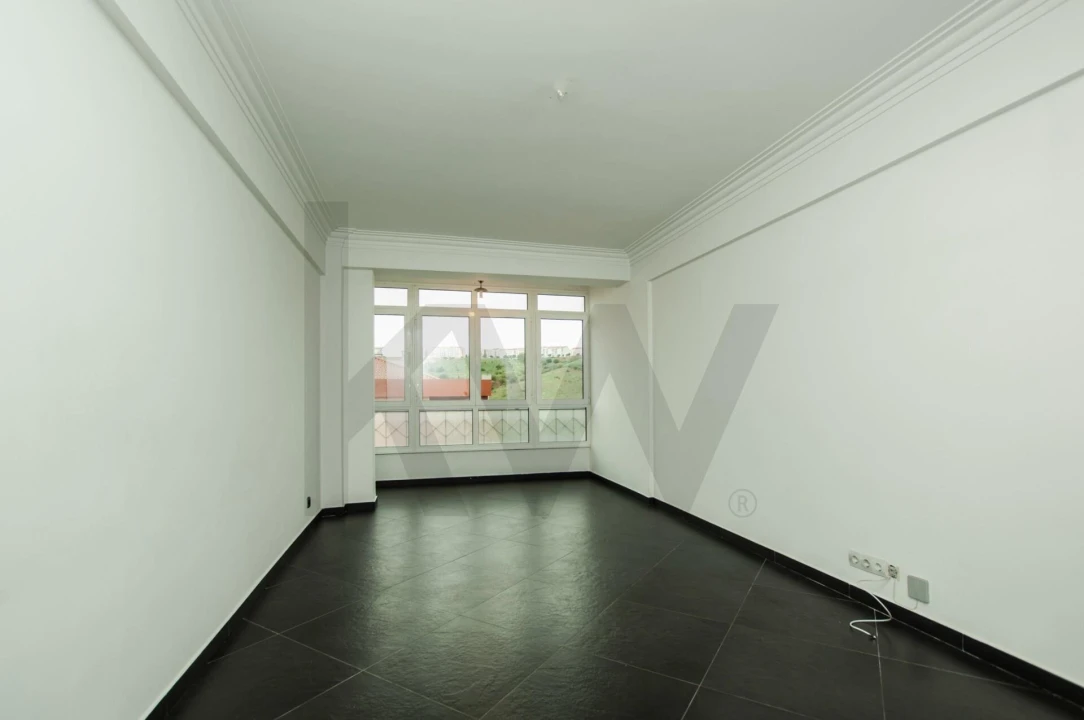 Apartamento T2 para Arrendamento em Queluz e Belas Foto 10