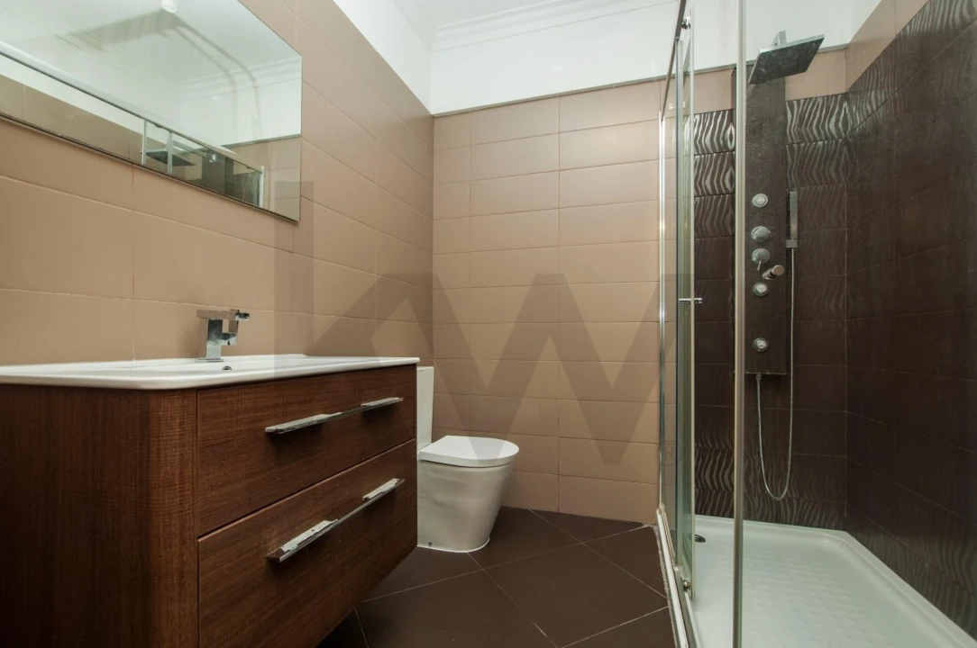 Apartamento T2 para Arrendamento em Queluz e Belas Foto 12