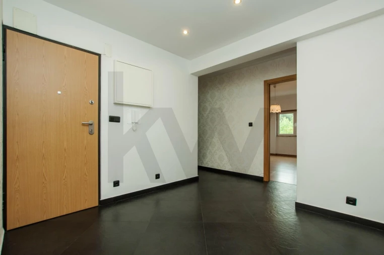 Apartamento T2 para Arrendamento em Queluz e Belas Foto 8