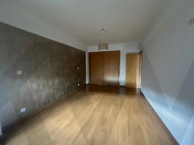 Apartamento T2 para Arrendamento em Queluz e Belas Foto 25