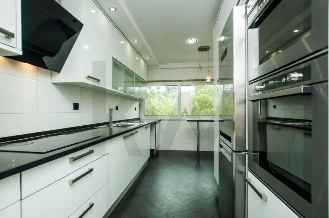 Apartamento T2 para Arrendamento em Queluz e Belas Foto 4