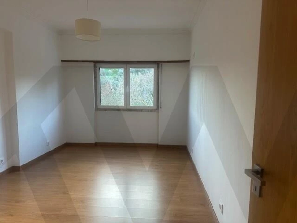 Apartamento T2 para Arrendamento em Queluz e Belas Foto 19