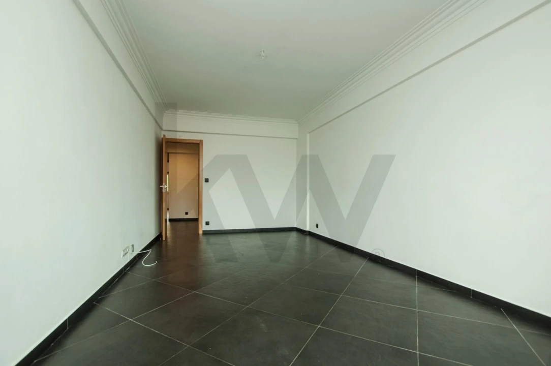 Apartamento T2 para Arrendamento em Queluz e Belas Foto 15