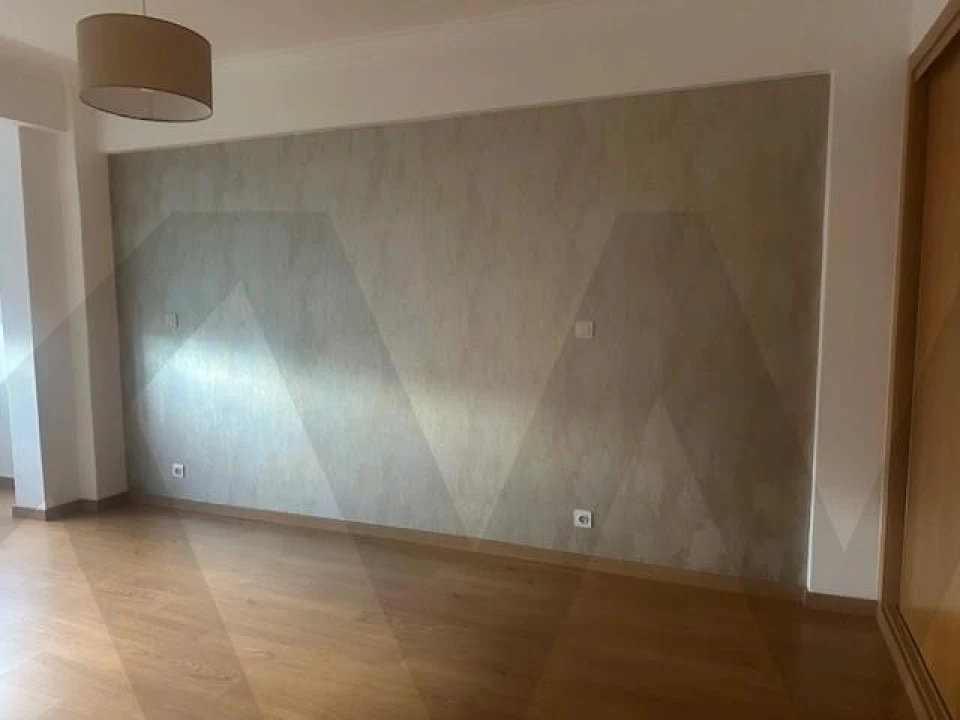 Apartamento T2 para Arrendamento em Queluz e Belas Foto 20