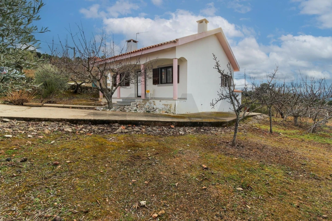 Moradia T3 para Venda em Carviçais Foto 9