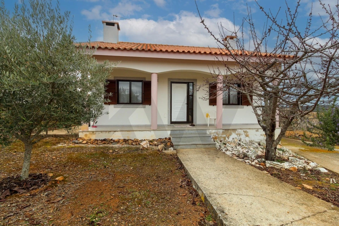 Moradia T3 para Venda em Carviçais Foto 6