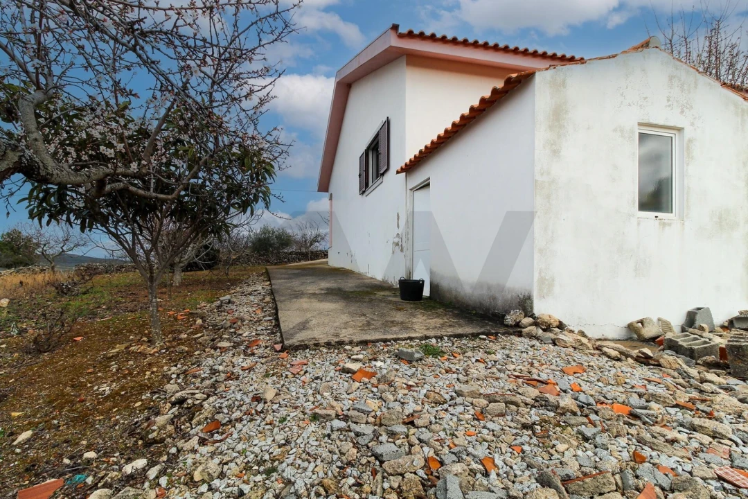 Moradia T3 para Venda em Carviçais Foto 14