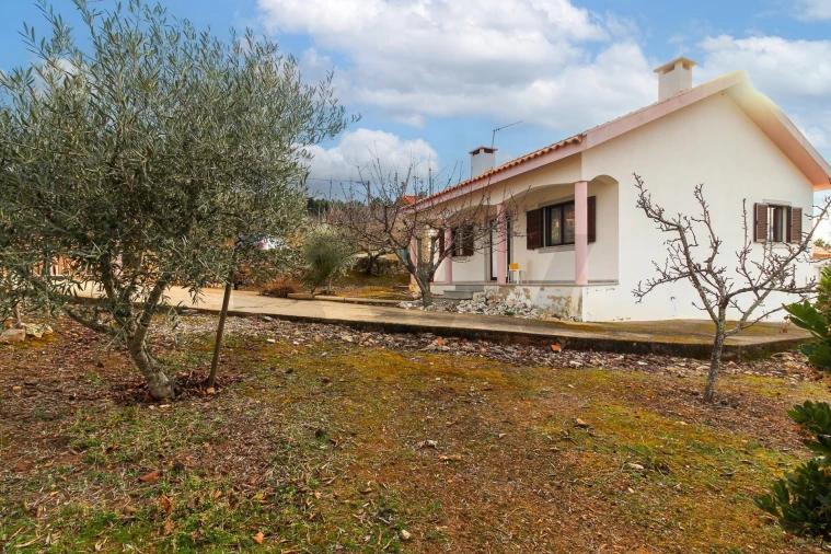 Moradia T3 para Venda em Carviçais Foto 10