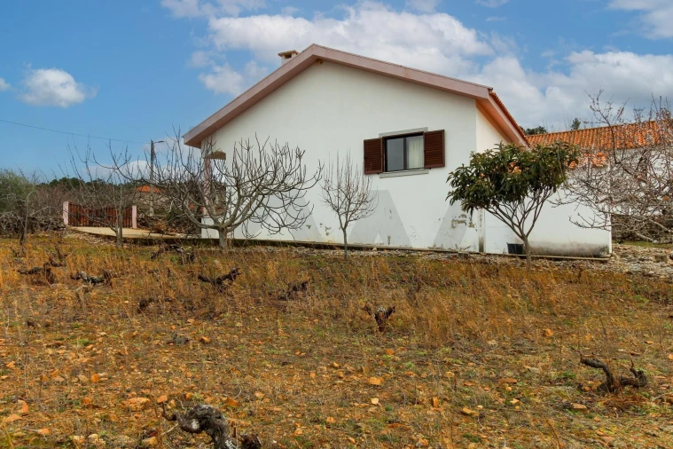 Moradia T3 para Venda em Carviçais Foto 13