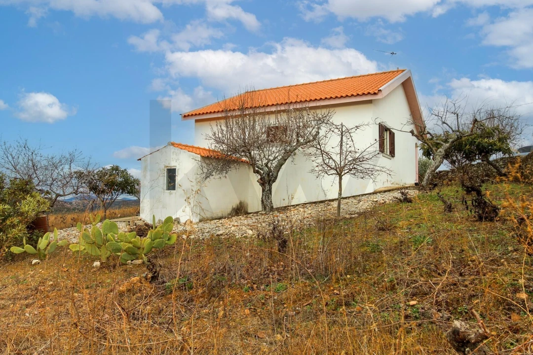 Moradia T3 para Venda em Carviçais Foto 2