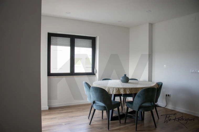 Apartamento T3 para Venda em Carcavelos e Parede Foto 12