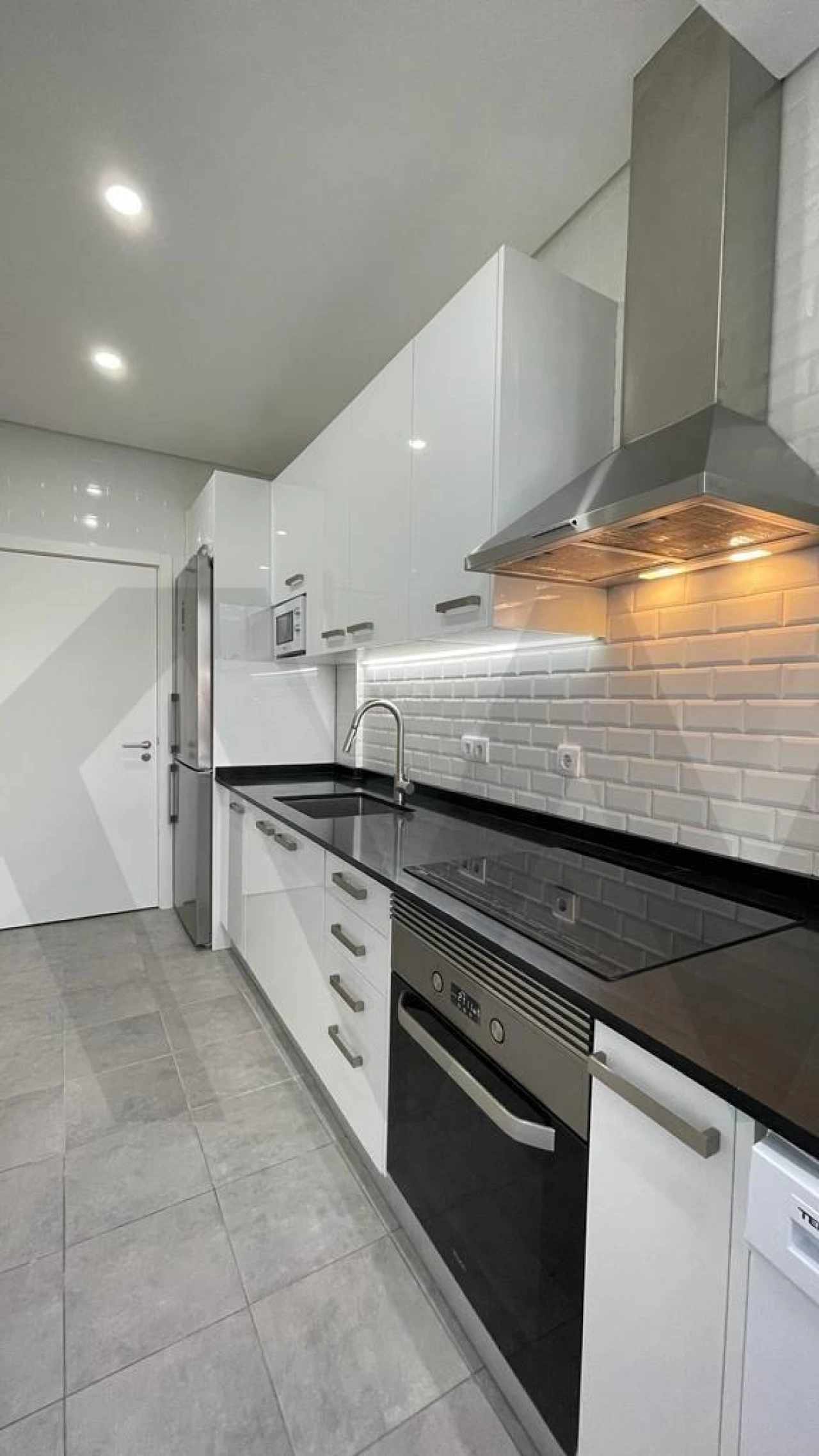 Apartamento T3 para Venda em Carcavelos e Parede Foto 2