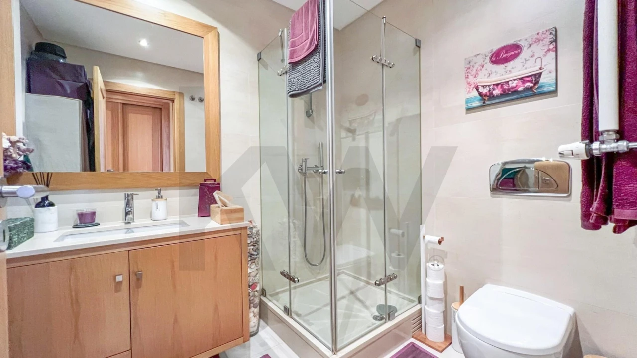 Apartamento T4 para Venda em Alfragide Foto 11