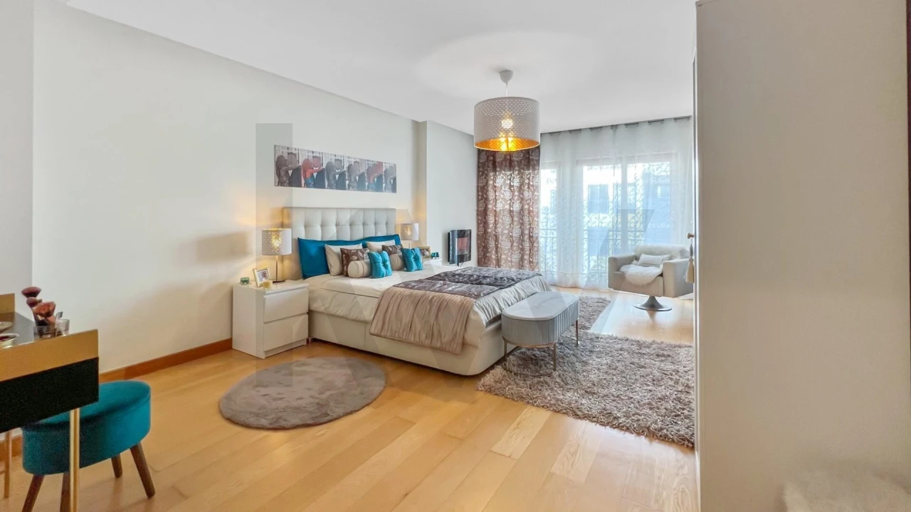 Apartamento T4 para Venda em Alfragide Foto 33