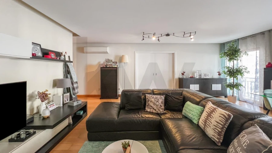 Apartamento T4 para Venda em Alfragide Foto 23