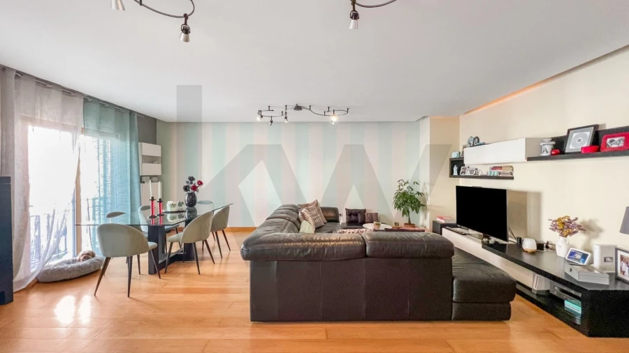 Apartamento T4 para Venda em Alfragide Foto 21