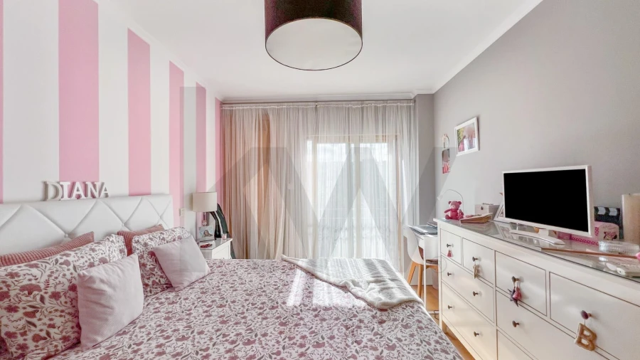 Apartamento T4 para Venda em Alfragide Foto 14