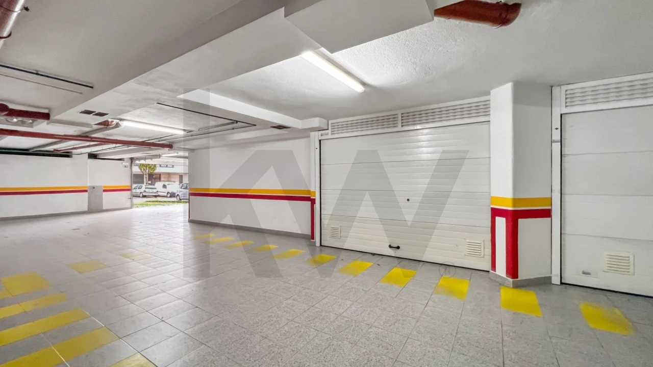 Apartamento T4 para Venda em Alfragide Foto 45