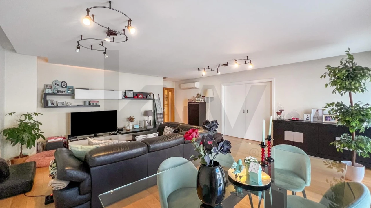 Apartamento T4 para Venda em Alfragide Foto 22