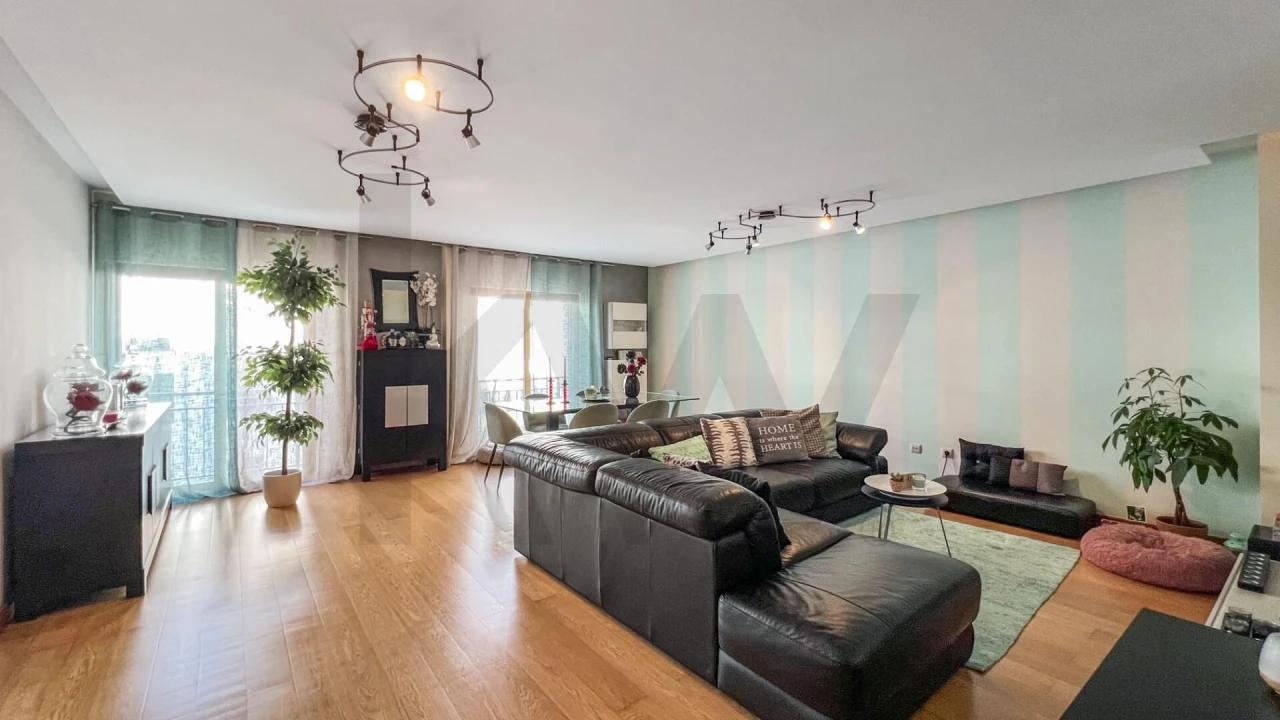 Apartamento T4 para Venda em Alfragide Foto 19