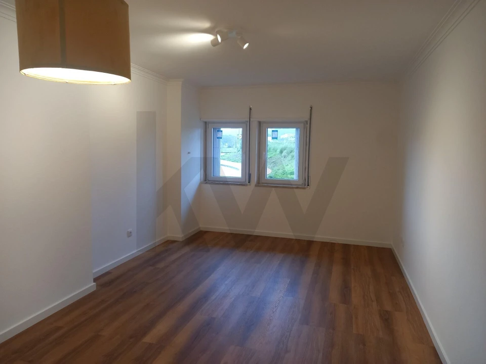 Apartamento T1 para Arrendamento em Algueirão-Mem Martins Foto 3