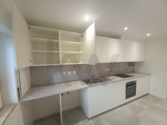 Apartamento T1 para Arrendamento em Algueirão-Mem Martins Foto 6