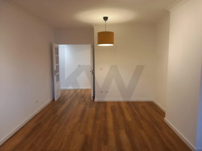 Apartamento T1 para Arrendamento em Algueirão-Mem Martins