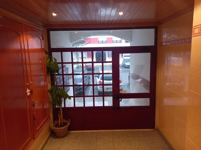 Apartamento T1 para Arrendamento em Algueirão-Mem Martins Foto 16