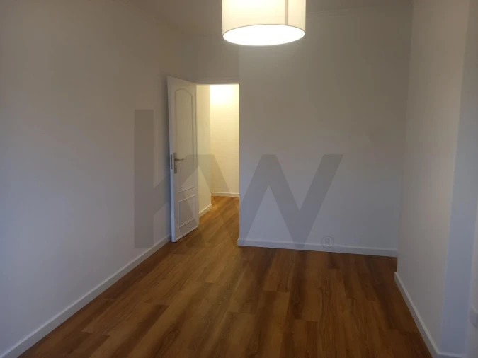 Apartamento T1 para Arrendamento em Algueirão-Mem Martins Foto 12