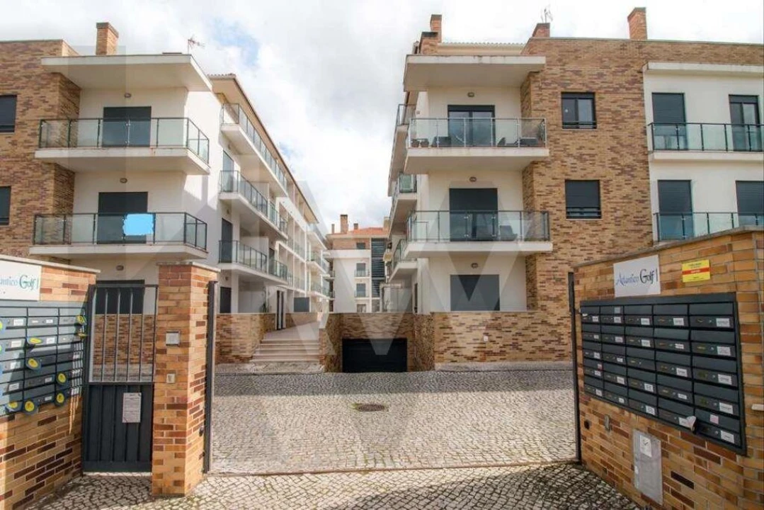 Apartamento T2 para Venda em São Martinho do Porto Foto 2