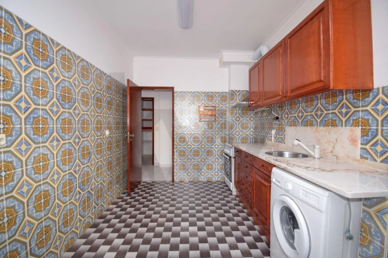 Apartamento T2 para Arrendamento em Carcavelos e Parede Foto 15
