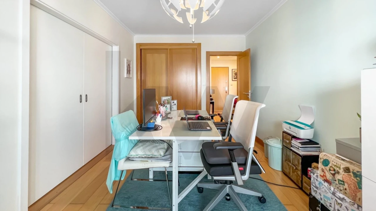 Apartamento T1 para Venda em Alfragide Foto 5