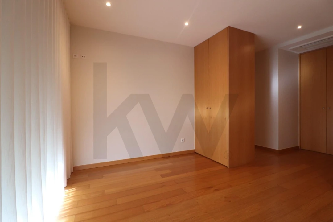 Apartamento T2 para Arrendamento em Santa Maria da Feira, Travanca, Sanfins e Espargo Foto 14