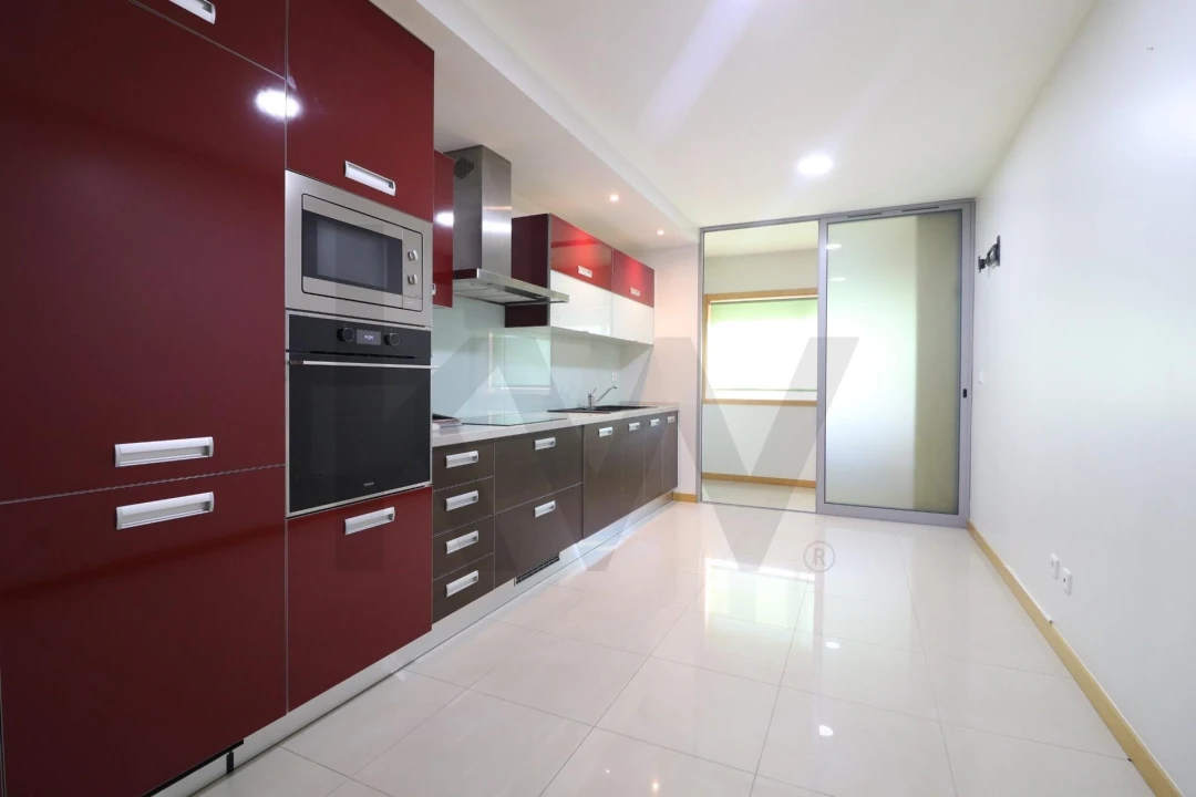 Apartamento T2 para Arrendamento em Santa Maria da Feira, Travanca, Sanfins e Espargo Foto 6