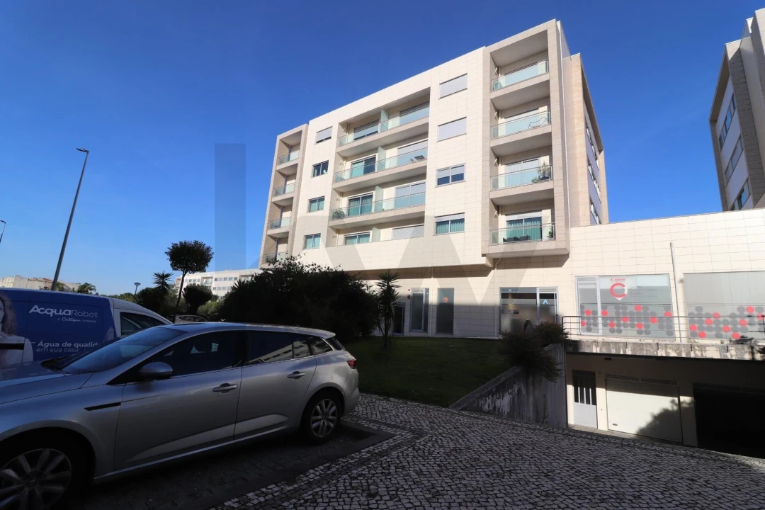 Apartamento T2 para Arrendamento em Santa Maria da Feira, Travanca, Sanfins e Espargo Foto 1