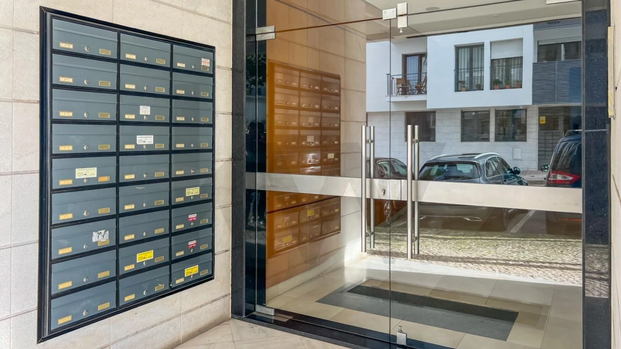 Apartamento T2 para Venda em Alfragide Foto 26