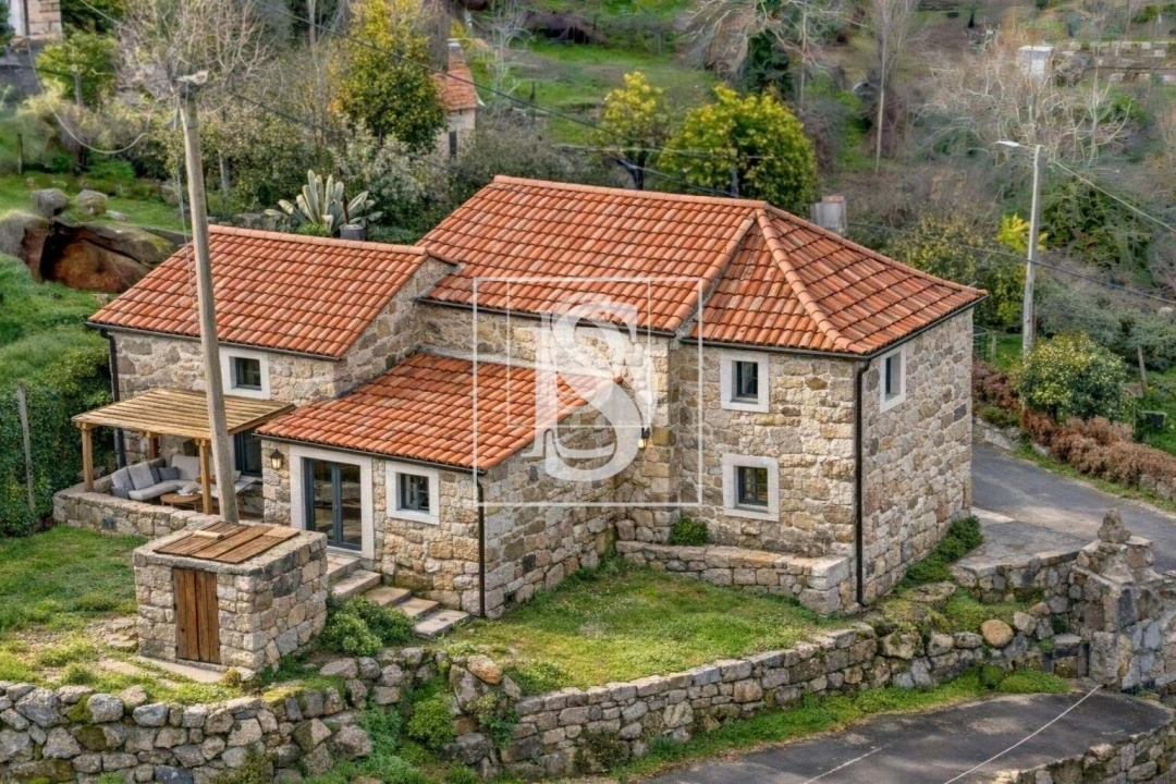 Moradia T2 para Venda em Paredes de Viadores e Manhuncelos Foto 2