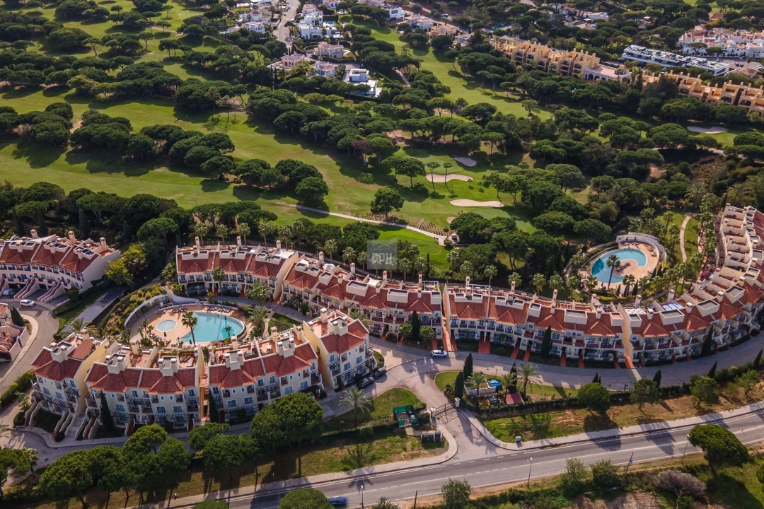 Moradia T4 para Venda em Quarteira Foto 4