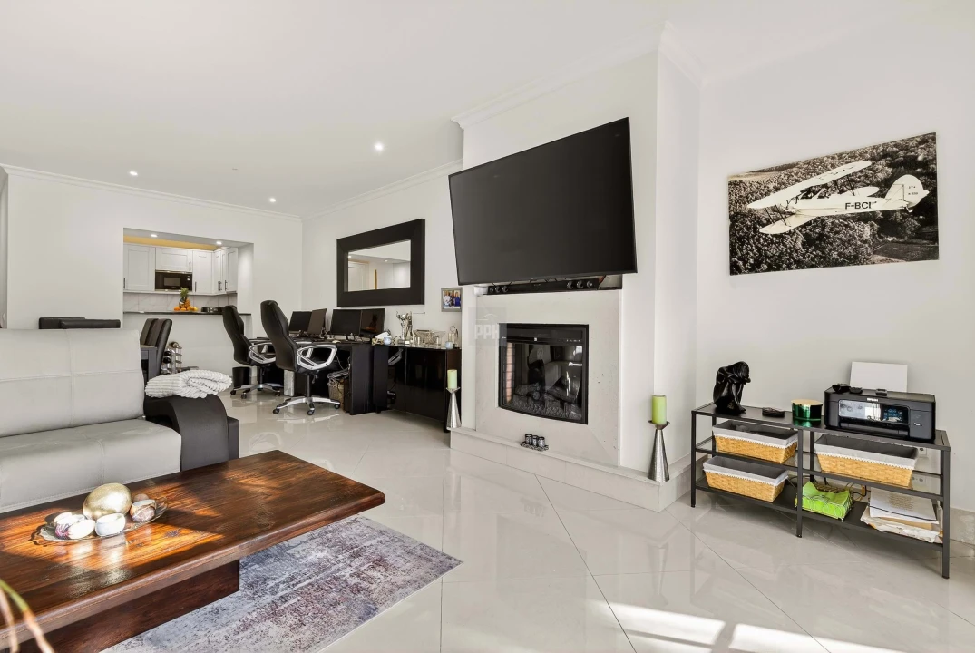 Moradia T4 para Venda em Quarteira Foto 21