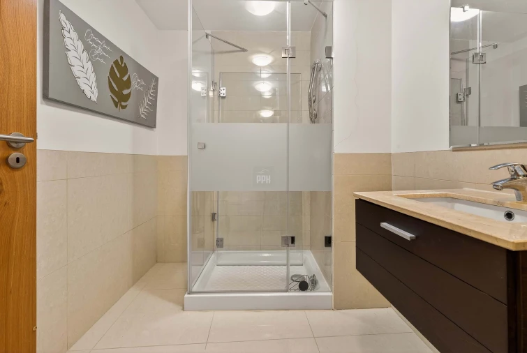 Moradia T4 para Venda em Quarteira Foto 36