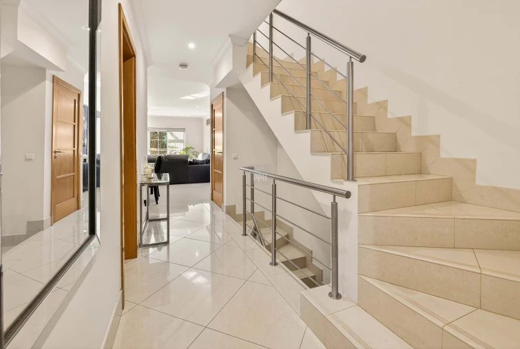 Moradia T4 para Venda em Quarteira Foto 11