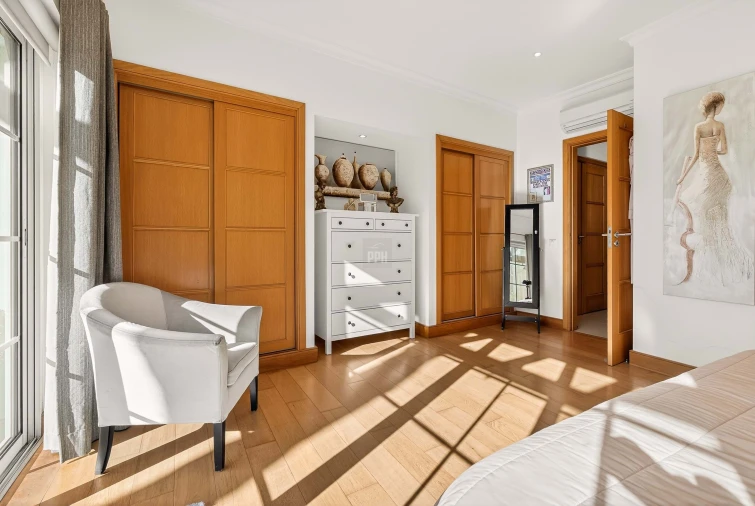 Moradia T4 para Venda em Quarteira Foto 24