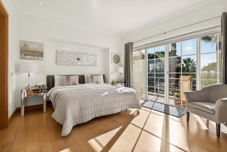 Moradia T4 para Venda em Quarteira Foto 22