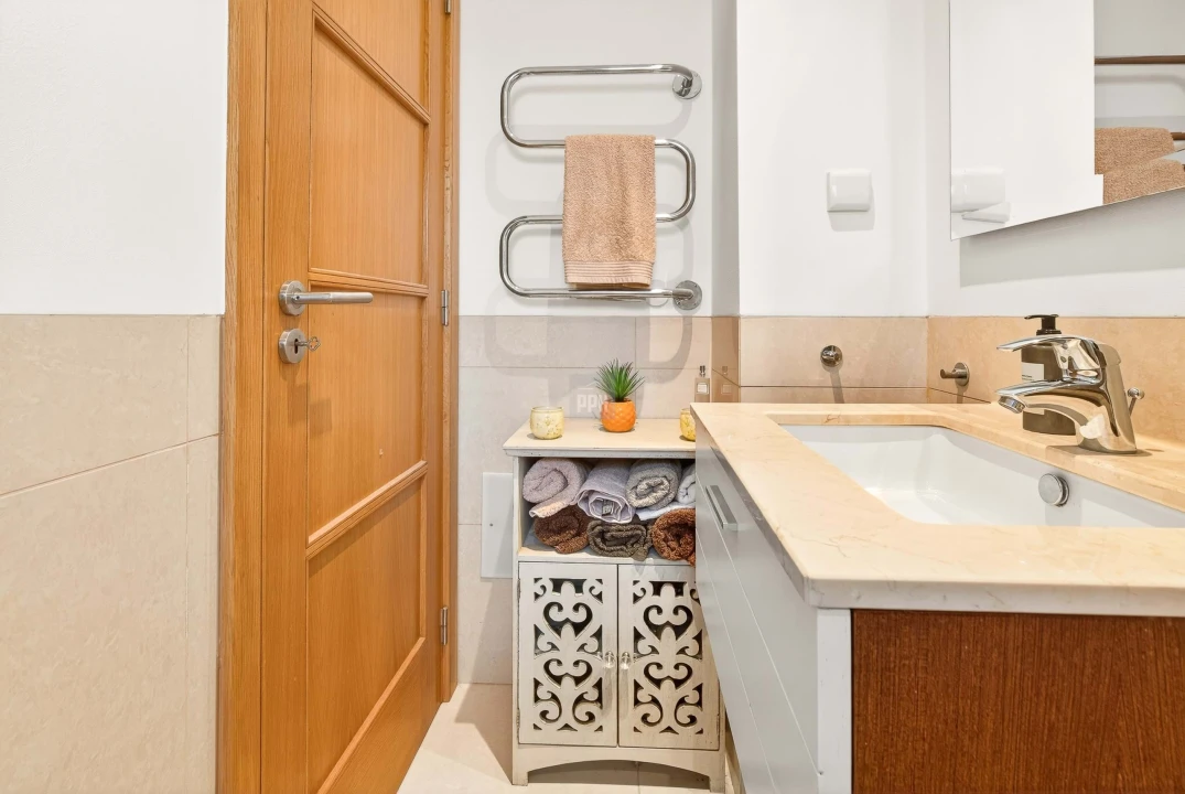 Moradia T4 para Venda em Quarteira Foto 9