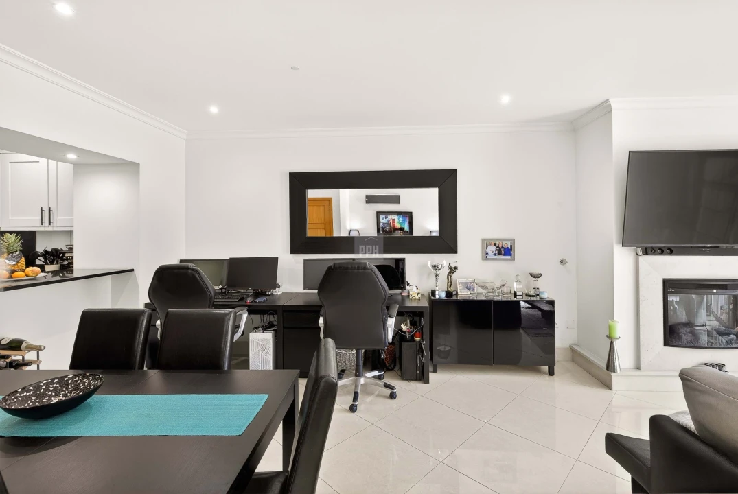 Moradia T4 para Venda em Quarteira Foto 17