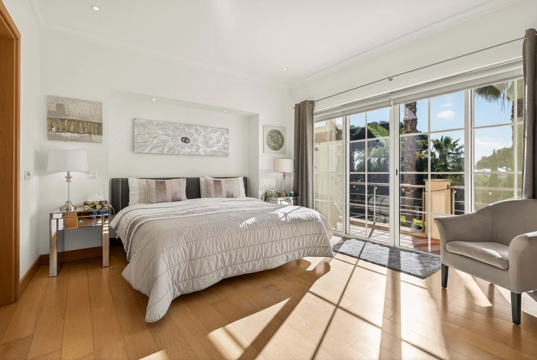 Moradia T4 para Venda em Quarteira Foto 22