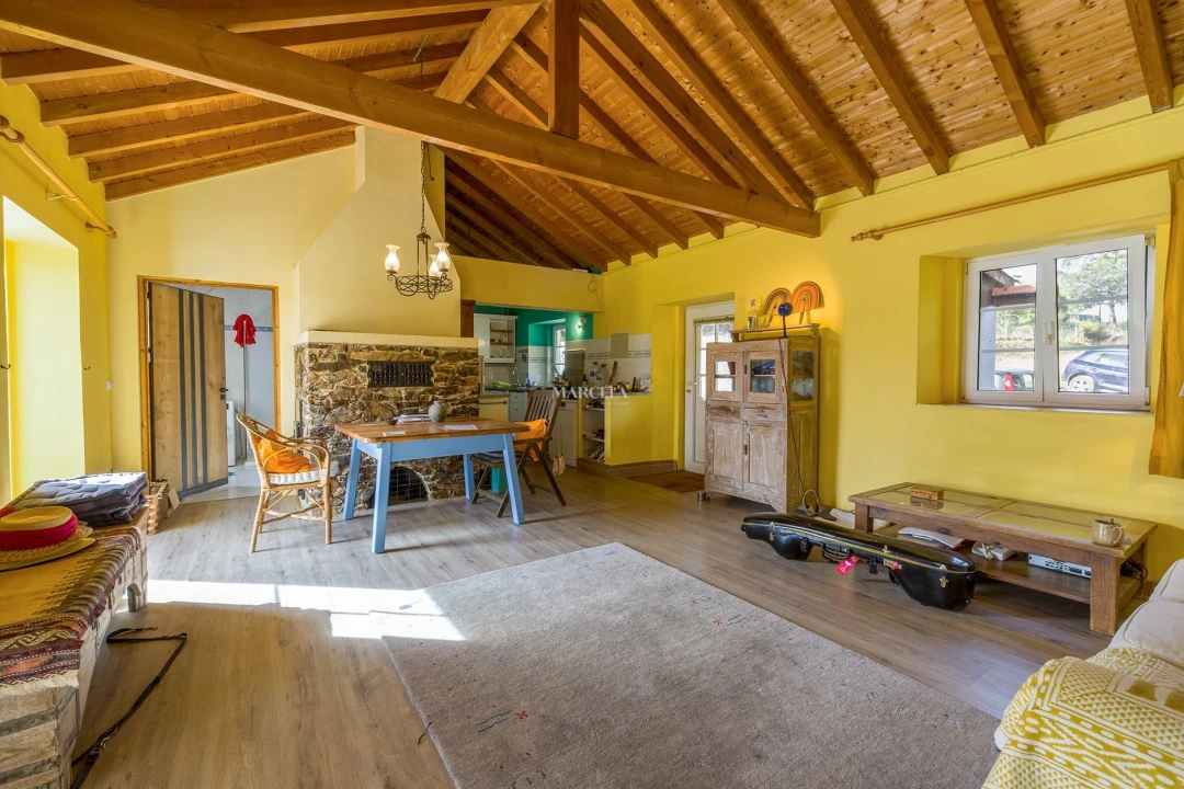 Moradia T2 para Venda em São Teotónio Foto 11