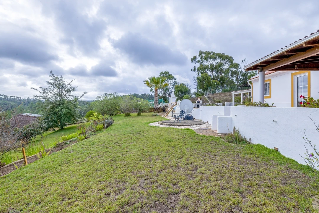 Moradia T2 para Venda em São Teotónio Foto 26