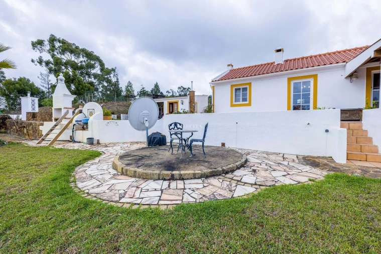 Moradia T2 para Venda em São Teotónio Foto 27